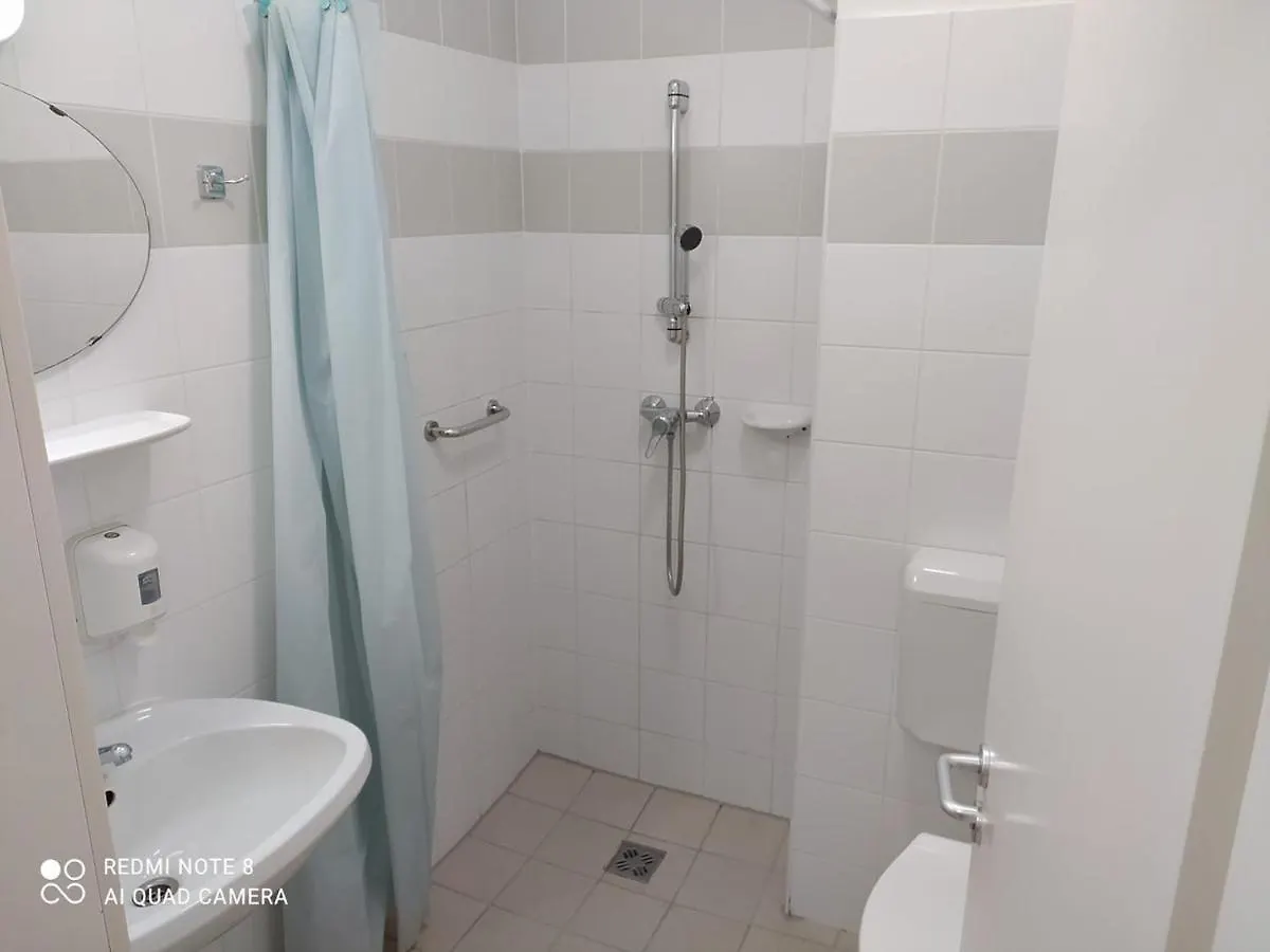 Campus Hotel ديبريتْسين 3*,